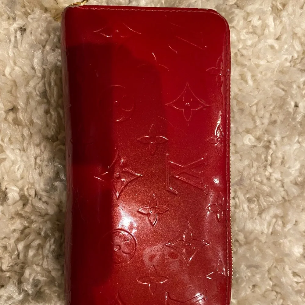 Authentic Louis Vuitton wallet great shape $750 - Picture 1 of 11